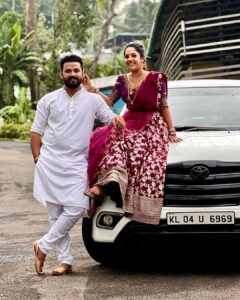 Amrutha Nair Instagram - ♥️ @_aju_thomas_ 
:
Ma outfit @kefistudio_by_diya 

Pic @kadal_machan