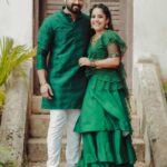 Amrutha Nair Instagram - I love my crazy best friend🫰🏻 Blouse and shall design by @i_meraki_designer_boutique Trivandrum, India