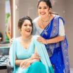 Amrutha Nair Instagram - True friends are like diamonds — bright, beautiful, valuable, and always in style 💎 @athira_madhav Jewellery @kalyanjewellers_official Pic @vipinjkumar Attire @varnudais Blouse design @vybhadesignerstudio MUA @blushingtone_by_veenavineeth Special thanks to the event creator @socialpr.in Trivandrum, India
