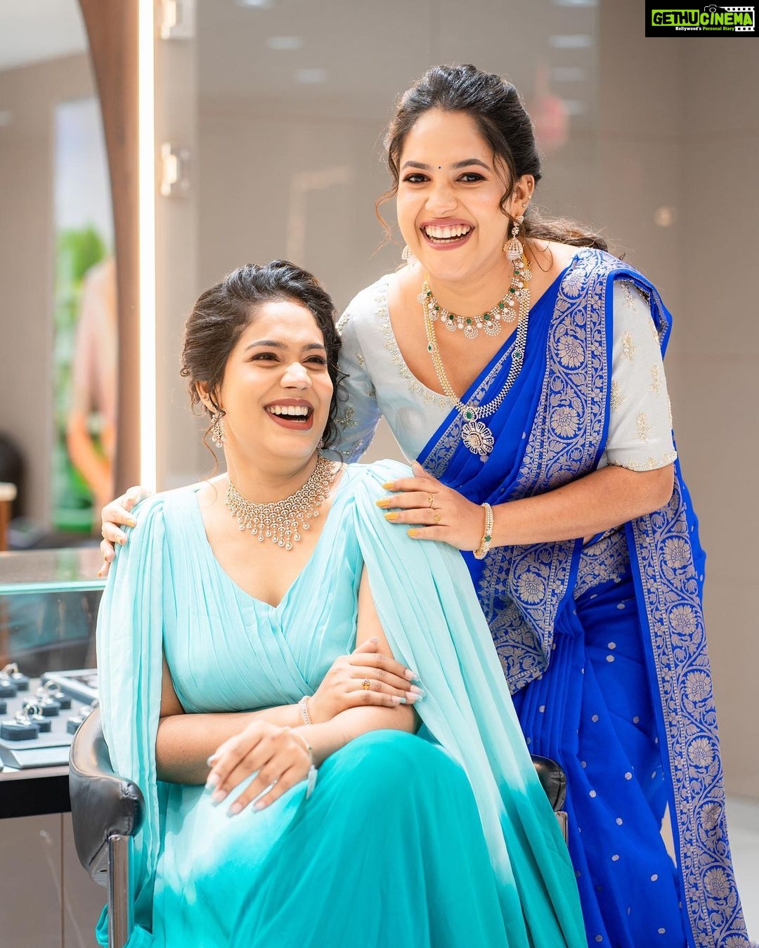 Amrutha Nair Instagram - True friends are like diamonds β bright, beautiful, valuable, and always in style π @athira_madhav Jewellery @kalyanjewellers_official Pic @vipinjkumar Attire @varnudais Blouse design @vybhadesignerstudio MUA @blushingtone_by_veenavineeth Special thanks to the event creator @socialpr.in Trivandrum, India
