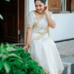 Amrutha Nair Instagram - ♥️ Attire @tanirika_collectio Pic @vipinjkumar MUA @blushingtone_by_veenavineeth Jewellery @gem.forher Blouse design @vybhadesignerstudio