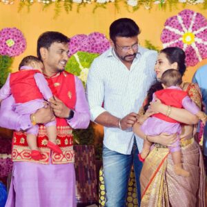 Amulya Instagram - ಹೃತ್ಪೂರ್ವಕ ಧನ್ಯವಾದಗಳು -Heartful thanks 🙏 @darshanthoogudeepashrinivas sir for gracing the occasion of ‘Atharv & Aadhav ‘ naming ceremony and blessing them 😍 #dboss