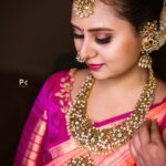 Amulya Instagram - Happy Ugadi 🌻 Photography : @pkstudiophotography Jewellery : @gajraj_jewellers Make up : @yathishmakeover03 Blouse : @sanvis_boutique