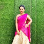 Amulya Instagram - ವರಮಹಾಲಕ್ಷ್ಮಿ ಹಬ್ಬದ ಶುಭಾಶಯಗಳು 🌻 Designer : @memsahib_byshachinaheggar