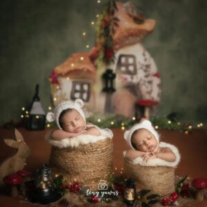 Amulya Instagram - Introducing our two little bundle joy and happiness on the auspicious occasion of Krishna Janmashtami❤️ Bless them too with all your heart ❤️
ಶ್ರೀಕೃಷ್ಣ ಜನ್ಮಾಷ್ಟಮಿಯ ಶುಭ ಸಂದರ್ಭದಲ್ಲಿ  ನಮ್ಮ ಮುದ್ದಿನ ಮಕ್ಕಳನ್ನು ಸಂತೋಷದಿಂದ ನಿಮಗೆ ಪರಿಚಯಿಸುತ್ತಿದ್ದೇವೆ. ಸಹೃದಯಿಗಳಾದ ನಿಮ್ಮ ಶುಭಾಶೀರ್ವಾದವಿರಲಿ.
Photography: @tinyyawnsphotography
Makeup: @yathishmakeover03 
#Ajhappiness #twins #familygrowing