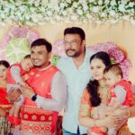 Amulya Instagram - ಹೃತ್ಪೂರ್ವಕ ಧನ್ಯವಾದಗಳು -Heartful thanks 🙏 @darshanthoogudeepashrinivas sir for gracing the occasion of ‘Atharv & Aadhav ‘ naming ceremony and blessing them 😍 #dboss