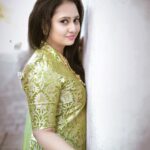 Amulya Instagram - “Be a giver” A giver of love , A giver of good vibes and giver of strength 💚 Photography: @pkstudiophotography