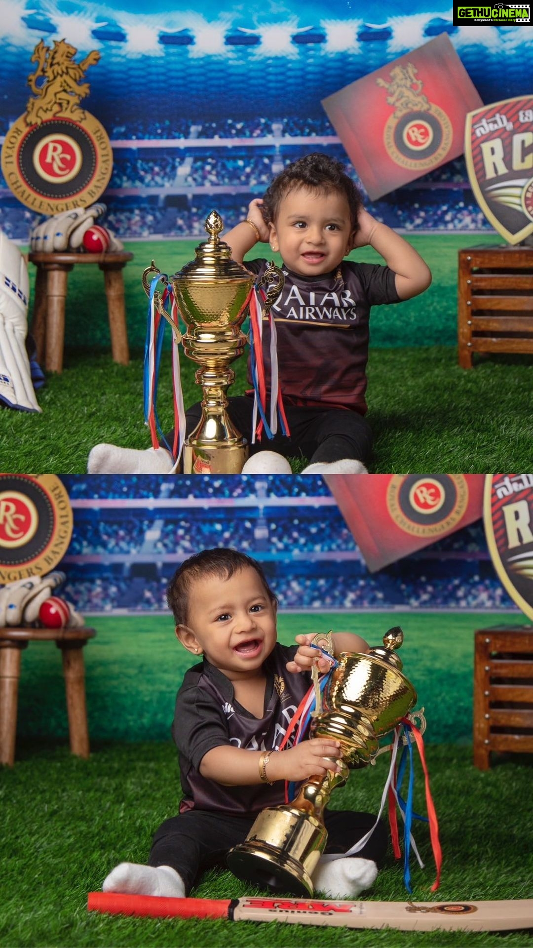 Amulya Instagram - Big match day today , RCB vs CSK .. #rcb #twinboys Atharv & Aadhav all set to cheer for RCB today … RRRRCCCCCBB ‘ಈ ಸಲ ಕಪ್ ನಮ್ದೆ’ #rcbthemephotoshoot #cheerboys #twins #photooftheday Photography: @giggly_tots Costume : @chandangowda_official