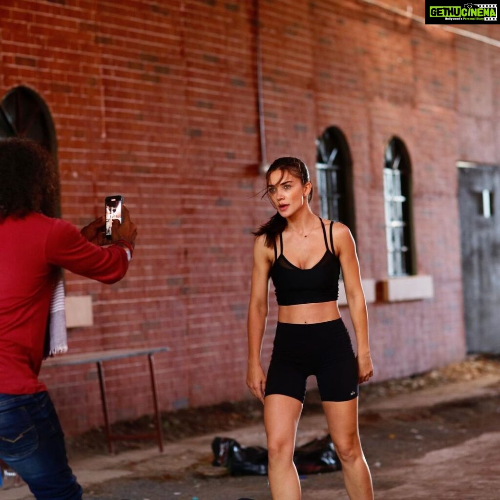 Amy Jackson Instagram - Behind the scenes with India’s number one action choreographer and dear friend, Silva ji, rehearsing for the fight sequences in our upcoming action thriller #MISSION - releasing Summer 2023 @aloyoga