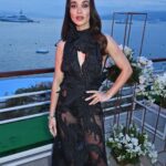 Amy Jackson Instagram - Pre amfAR @astonmartin dinner unveiling the incredible DB12 babyyy ❤️‍🔥 Styled by @kstewartstylist Makeup by @nikki_makeup Hair by @lukepluckrose Hôtel du Cap-Eden-Roc