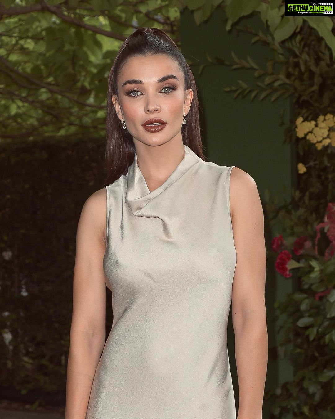 Amy Jackson Instagram - Summer lovin’ with so many beautiful friends at the @veronicabeard garden party last night. Congratulations to the fabulous Veronica duo on their new collection ✨ Glam by THE boys @thebradylea @andrewdentonmakeup ❤️🔥 #AD The Serpentine