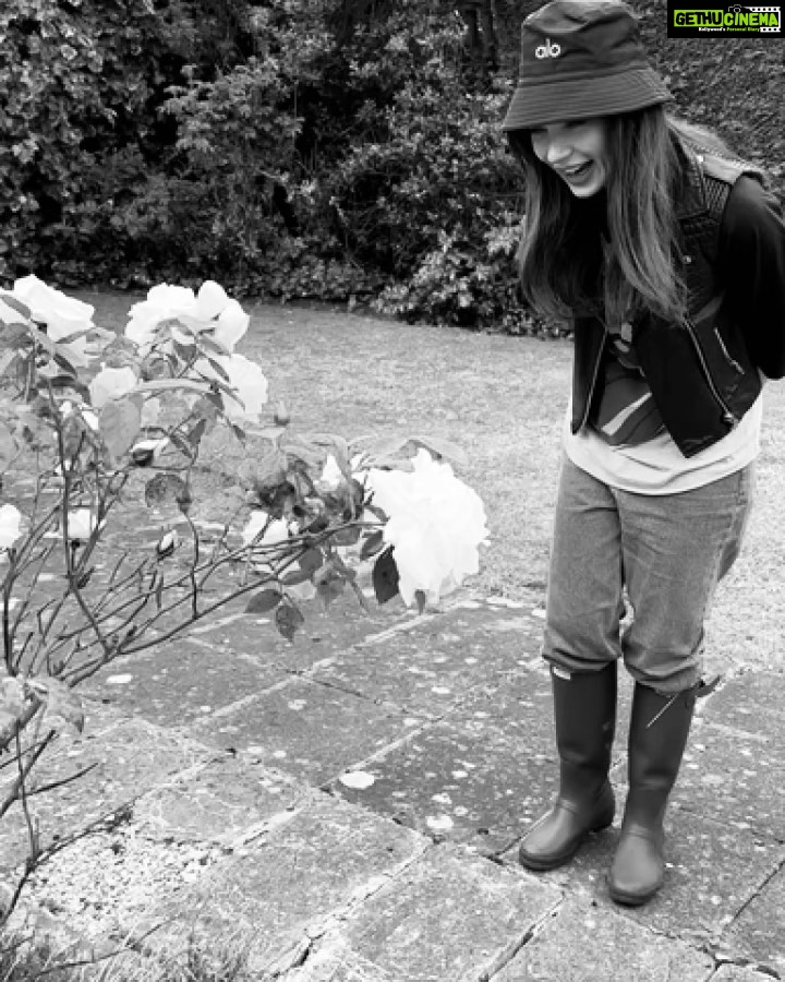 Amy Jackson Instagram - The quiet (ish) Country LIFE yoooo ❣️