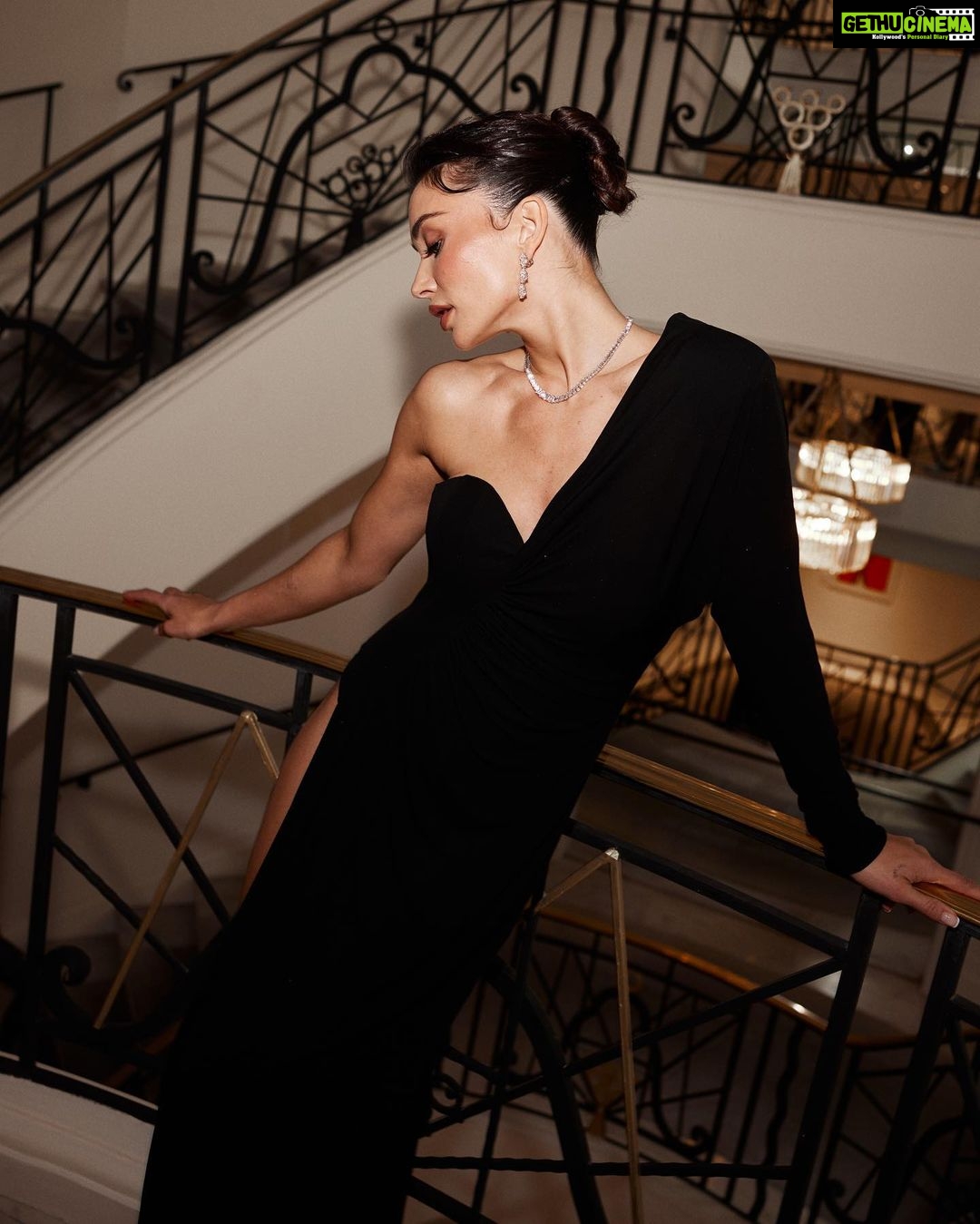 Amy Jackson Instagram - Coming back for more ✈️ Cannes, France