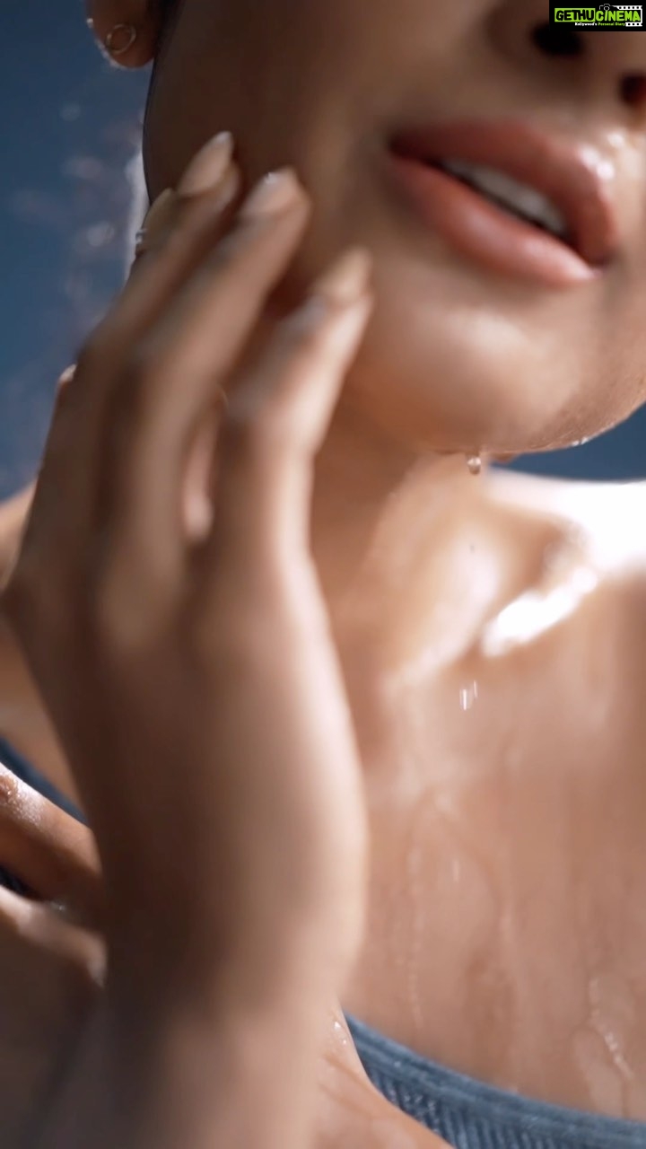 Anagha Instagram - Waterburst gel acts like a magnet to retain moisture and keep the skin hydrated It restores the natural barrier of the skin and soothens the skin Enjoy the goodness of Waterburst gel from @myskinn_fearless_skin By @drdixitdermatology @drkavitha_skintrust_karur @aarthiskincare