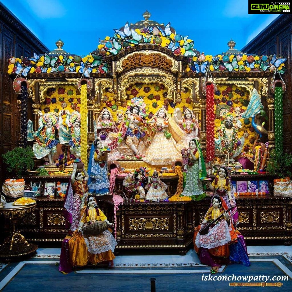 Anagha Bhosale Instagram - Holi Festival - Sri Sri Radha Gopinath ji Shringar Darshan #iskconchowpatty #iskconchowpatty🛕 #gopinath2023 #iskontemple #mumbai #happyholi #holifestival #2023 ISKCON Chowpatty - Sri Sri Radha Gopinath Temple