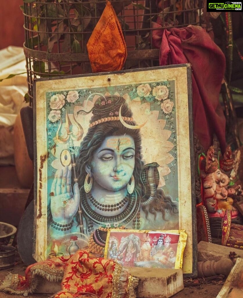 Anagha Bhosale Instagram - Happy Mahashivratri 2023 Oh Somnath ji , hey Bholenath we ask pure love & services towards Radha Rani & Shri Krishna . . . #jaimahakal #radhakrishnalove 🙏🏻🦚🥹 #Iaskservicesforrssjart