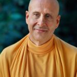 Anagha Bhosale Instagram - Happy 72nd Gurudev ✨🎂🦚 Grateful for everything…thank you for your holy shelter & soo many countless blessings which you have showered upon all of us❤️ #birthday #rns @radhanathswami