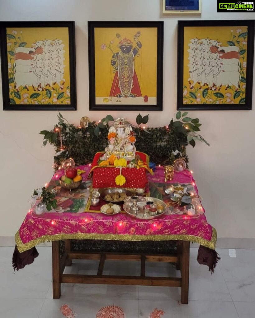 Anagha Bhosale Instagram - Happy Ganesh Chaturthi 🦚🙏🏻2022 Ganpati bappa Morya Mangal murti Morya Undir 🐭mama ki Jai May vighnaharta remove all the vighna from our desires & Hari gives us that blessing to serve through our desires 🦚🙏🏻🙌🏻 Hari Bol
