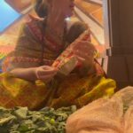 Anagha Bhosale Instagram - Get ready for the best day of the year! Few hours to go💙 Garland seva+ Hari naam+ GeV =❤️🦚 @govardhan_ecovillage @iskcon_gev_official