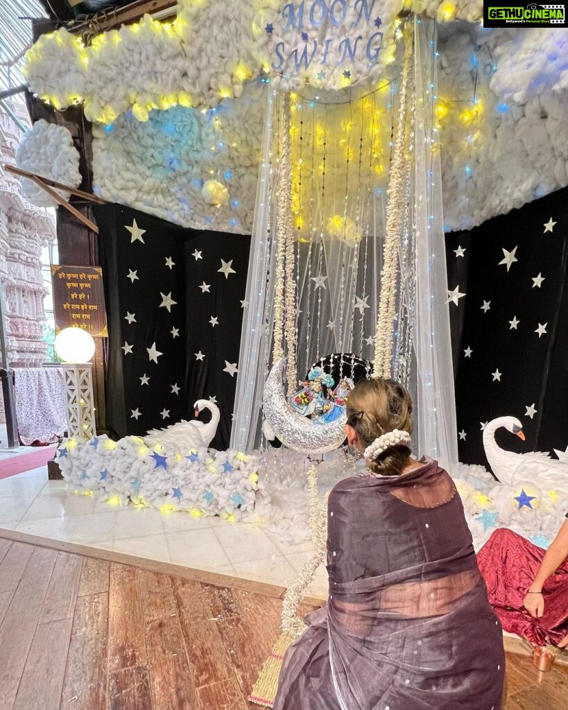 Anagha Bhosale Instagram - Pl Hari 🙏🏻🙌🏻 this janmashtami is very very special, let all the magic begin 🦚❤️🙌🏻 @govardhan_ecovillage @iskcon_gev_official Govardhan Eco Village (GEV) - Sri Radha Vrindavanbihari Temple, Mumbai.