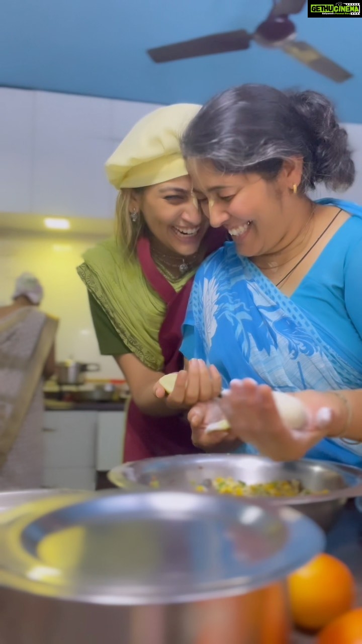 Anagha Bhosale Instagram - Cooking for the lord - Who says the lord doesn’t eat….the love & our respective Bhava we put while cooking in Radha Rani’s kitchen is appreciated by the lord & he reciprocates accordingly. Thank you Hari & Radha Rani for allowing us to cook for you & serve you🙏🏻🥹 @iskconnashik