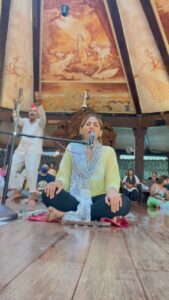 Anagha Bhosale Instagram - Doing Kirtan for Sri Sri Radha Vrindavan Bihari Ji gives me so much pleasure…. Thank you HARI for giving me this blessing to sing for you 🌸☺️💙
@govardhan_ecovillage
Singing the Hare Krishna Mahamantra is so divine because in kalyuga the lord’s name is non-different from the lord himself…. So chant Hare Krishna mahamantra for true happiness 💙🙏🏻