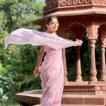 Anagha Bhosale Instagram - The miracle of being instrument of kindness, is the most powerful of all - H.H Radhanath maharaj 🦚 hope ur day is filled with lots of love & happiness #sareelove 🌸🌸🌸 Govardhan Eco Village (GEV) - Sri Radha Vrindavanbihari Temple, Mumbai.