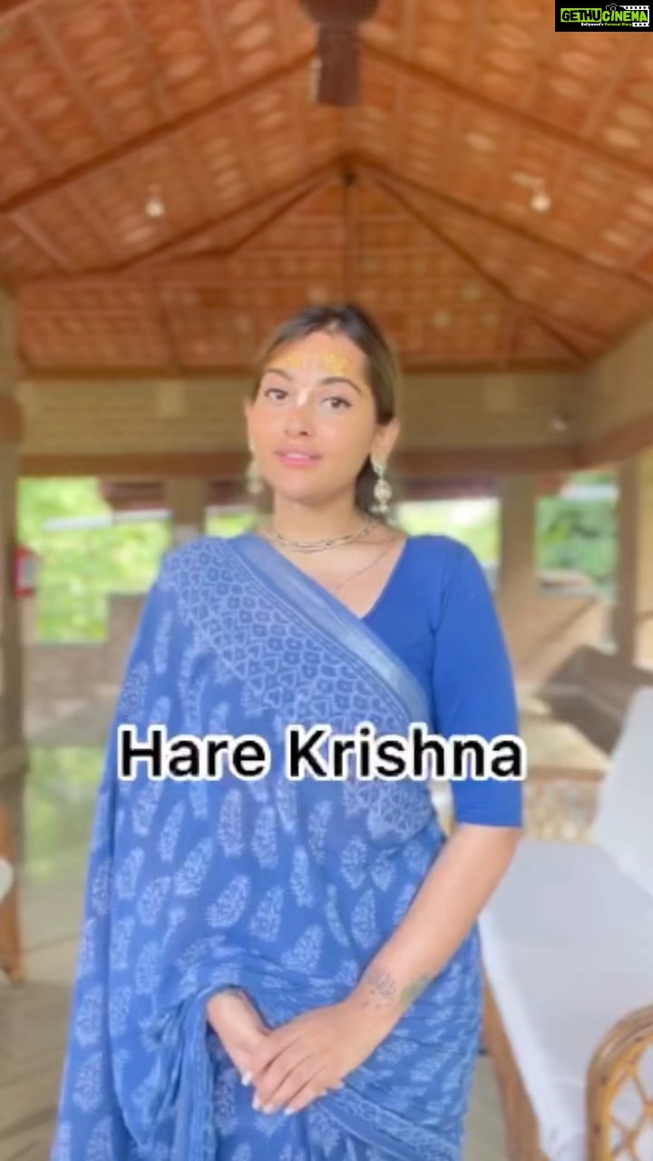 Anagha Bhosale Instagram - We all have problems but we don’t understand each other’s problems because we don’t try to understand each other’s problems but if we imagine ourselves In their story or situations/ problems we will react in a better way! A mellow way! 🙏🏻💙 Hari Hari