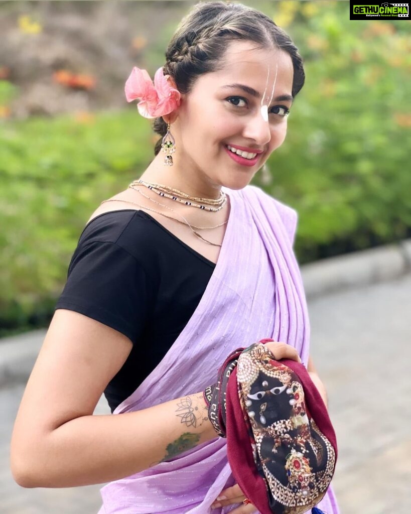Anagha Bhosale Instagram - Just believe in the Holy Name🌸 Chanting the rounds by saying mahamantra is to serve & please krishna & Gurudev to get ‘Krishna Prem’ Lord Krishna appeared on earth and recited the Bhagavad Gita around five thousand years back. Lord Krishna appeared on the mother earth to teach the people of Kaliyuga, how to recite the names of God, and how to become His pure devotee. Lord Krishna appeared in the form of Sri Chaitanya Mahaprabhu who was the combined form of Sri Radha and Sri Krishna. According to the Hare Krishna Movement, you can free yourself from the miseries of this world and attain a state of bliss, if you chant God’s sacred names. For this purpose, Sri Chaitanya Mahaprabhu popularized the holy mantra and focused on the listening to the chanting of this mantra, “Hare Krishna Hare Krishna Krishna Krishna Hare Hare, Hare Rama Hare Rama Rama Rama Hare Hare”.