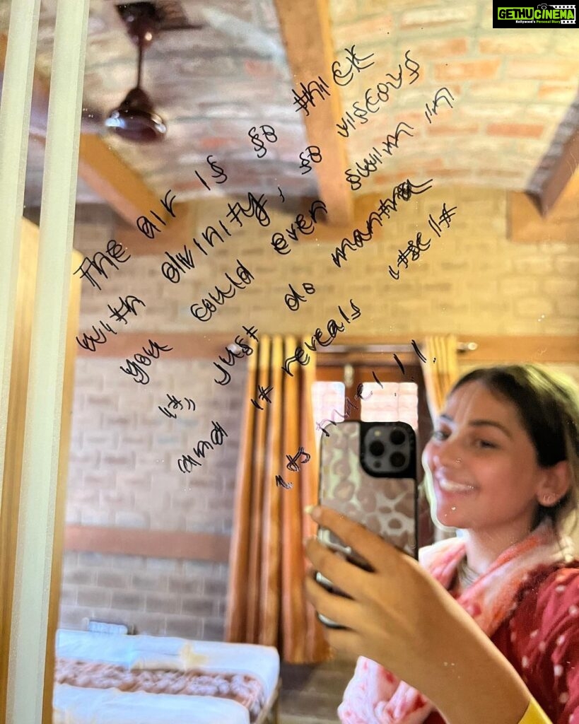 Anagha Bhosale Instagram - Just chant Hare Krishna mahamantra & it reveals itself “it’s true “ 💙 When I 1st came to @govardhan_ecovillage this magical special message was waiting for me, in the room, on this mirror. This is so true & beautiful thank you Govind for your blessings 💙🙌🏻☺️