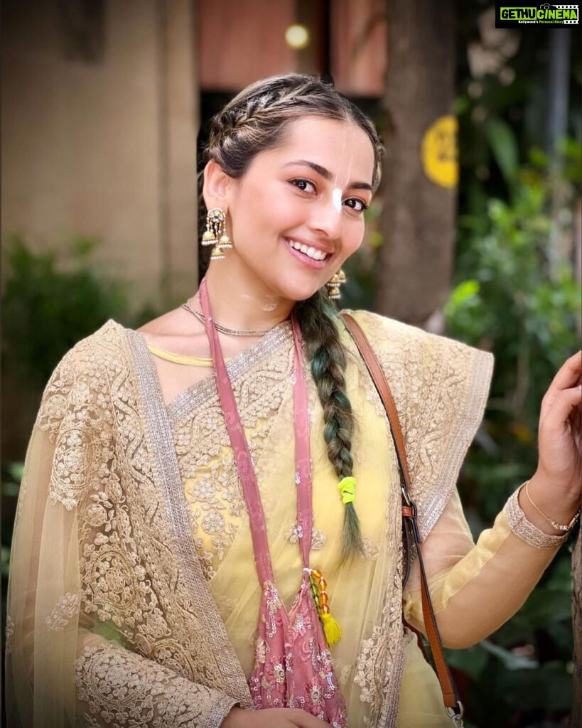 Anagha Bhosale Instagram - When you dress up in Krishna’s favourite colour 💛 - for him🦚🪷 Hari Bol Sri Sri Radha Rasabihari Temple, ISKCON Juhu, Mumbai (Official)