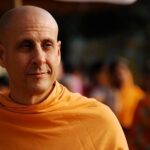 Anagha Bhosale Instagram – Jai Gurudev🙏🏻🙌🏻

Radhanath Swami 
(born 7 December 1950) is an American Gaudiya Vaishnava guru, community-builder, activist, and author. He is the founder of Govardhan Eco village, he is also international best seller author of the #journeyhome & #journeywithin 
He has been a Bhakti Yoga practitioner and a spiritual teacher for more than 40 years. He is the inspiration behind ISKCON’s free midday meal for 1.2 million school kids across India, and he has been instrumental in founding the Bhaktivedanta Hospital in Mumbai. He works largely from Mumbai and travels extensively throughout Europe and America. In the International Society for Krishna Consciousness (ISKCON), he serves as a member of the Governing Body Commission. Steven J. Rosen described Radhanath Swami as a “saintly divine person respected by the mass of ISKCON devotees today.”