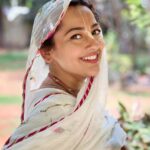 Anagha Bhosale Instagram - Whether we have everything or nothing, if we simply have devotion we actually have everything. - Radhanath Swami Eventually everything will go, nothing material is sustainable but only thing that we’ll carry with us is devotion, service & love towards Krishna-the all attractive 💙 . Beautiful Outfit @gulabi_dori
