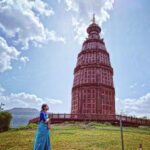 Anagha Bhosale Instagram - Jab Prem kaahna ho tho kaise roye Meera, Giridhar ki ho kar dujeki kaise hoye Meera, Agar saapno mei hee krishna nahi hai toh batao kaise soye Meera! 💙🪷 Govardhan Eco Village (GEV) - Sri Radha Vrindavanbihari Temple, Mumbai.