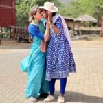 Anagha Bhosale Instagram - Bond & vibes matter more than the picture🪷 @beatrice.anobah going to miss u when u leave GeV Govardhan Eco Village (GEV) - Sri Radha Vrindavanbihari Temple, Mumbai.