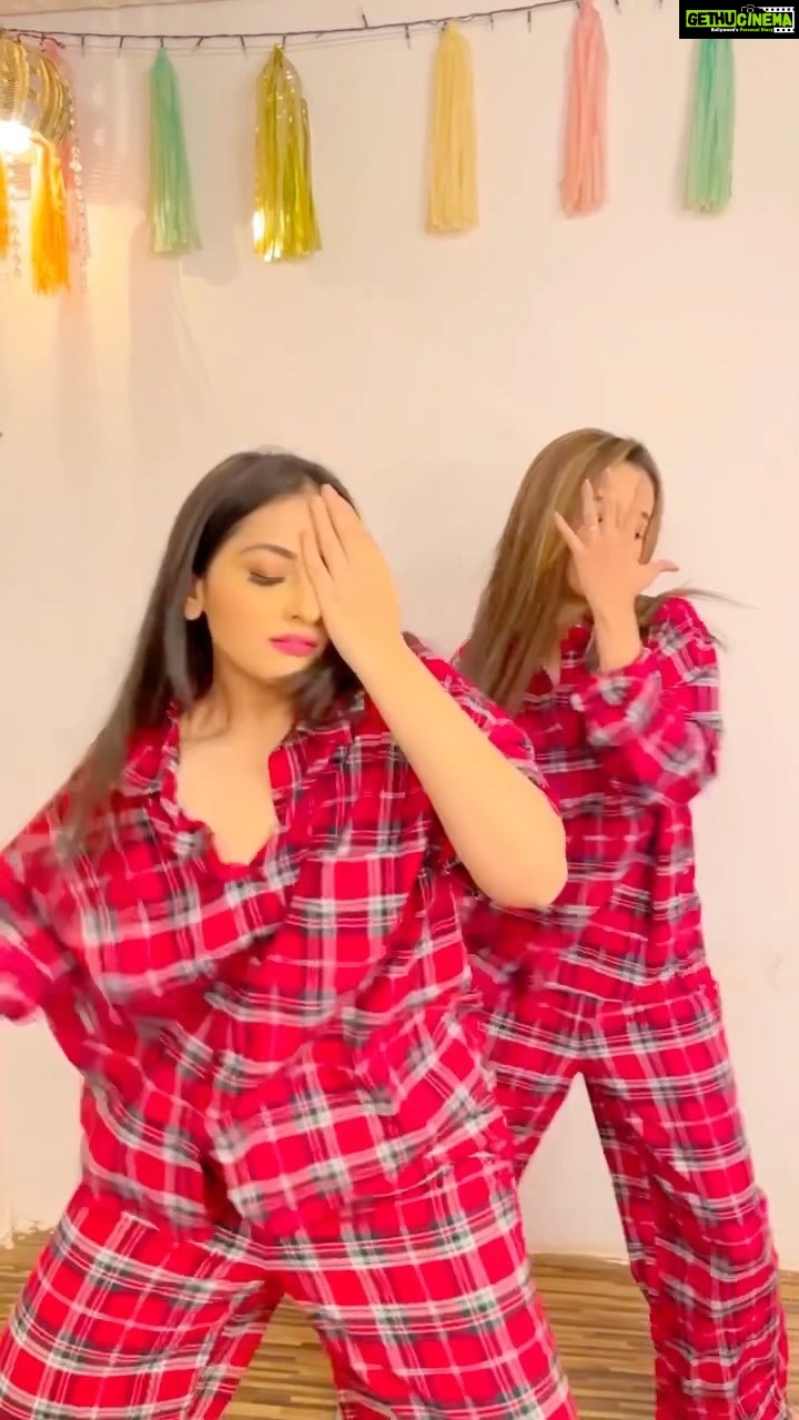 Anagha Bhosale Instagram - Sneak peak of our pajama party. . . @madalsasharma tag ur bestie #anaghabhosale #madalsasharma #navya #trending #trendingreels