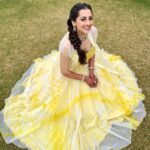 Anagha Bhosale Instagram - We’re all golden sunflowers inside we just need to find them 🌻🌻🌻 . . . . Outfit @krupa_jain Jewellery @krupa_jain Makeup @bijal_chauhan_ Hair @ruchishah_mua Styled by @jivikasetpal