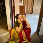 Anagha Bhosale Instagram - Oh! Krishna take some mangoes 😋😋 does this picture remind you ☝️ of Krishna’s pastime story Comment down below ⬇️ #summervibes #mangoseason @govardhan_ecovillage