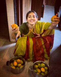 Anagha Bhosale Instagram - Oh! Krishna take some mangoes 😋😋 does this picture remind you ☝️ of Krishna’s pastime story 
Comment down below ⬇️ 
#summervibes #mangoseason 
@govardhan_ecovillage