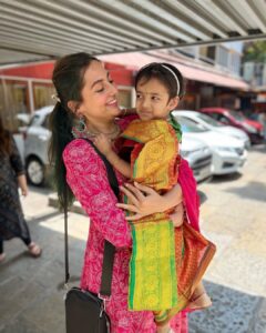 Anagha Bhosale Instagram - The greatest need in the world is the value of compassion and the character of integrity 
-Radhanath Maharaj 
🦚❤️ Hari Bol 
#thechildrenoftheworld 
.
.
.
Thank you for this beautiful outfit @gulabi_dori
