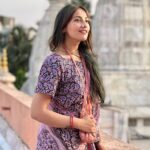 Anagha Bhosale Instagram - The goal of life is to love god & in order for us to love god , We have to love each other- Radhanath swami Maharaj Happy Gudi Padwa May this new year bring krishna consciousness every second ,devotion,love, patience,calmness, sincerity, discipline, happiness, consistency, unbelievable faith in god🙏🏻🦚💙 Isckon Temple , Juhu