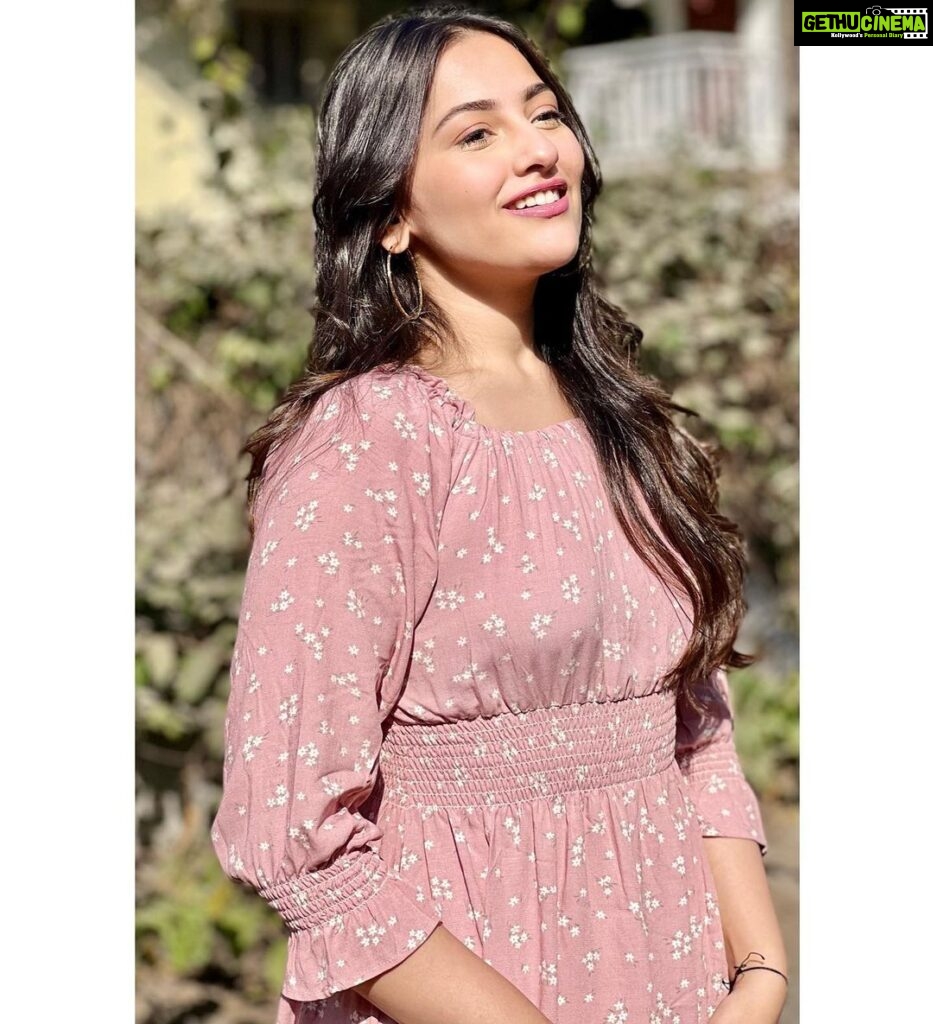 Anagha Bhosale Instagram - “It was only a sunny smile, and little it cost in the giving, but like morning light it scattered the night and made the day worth living.” . . #anagha #anaghabhosale