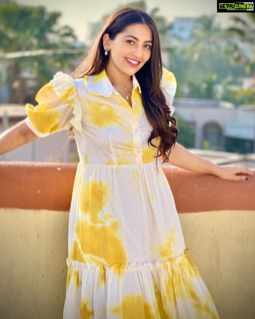 Anagha Bhosale Instagram - Live life in warm yellows 💛 . . Outfit @swishbossofficial #anaghabhosale