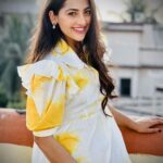 Anagha Bhosale Instagram - Live life in warm yellows 💛 . . Outfit @swishbossofficial #anaghabhosale