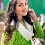 Anagha Bhosale Instagram - U only live once but if u do it right, once is enough 🦚✨ . Giving teacher 👩‍🏫 vibes🙈😅