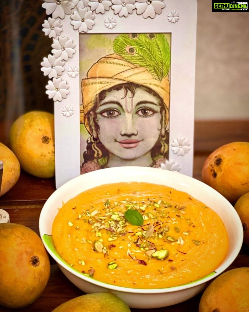 Anagha Bhosale Instagram - Had to make aamras for HIM!! cuz🦚♥️ 🥭🥭🥭🥭SEASON IS HERE! Never forget whatever we have is His & we have gotten it by his mercy so please everyone reciprocate krishna’s love back to him in every way possible!! Happy Hanuman Janmotsav everyone comment Jai Siya Ram ⬇️ #happysummereveryone☀️🌴