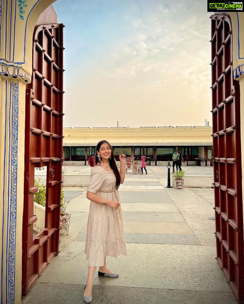 Anagha Bhosale Instagram - She is beautifully out of place. Sometimes I believe she intended to be. Like the moon during the day. 🦚❤️✨ #anaghabhosale Jagmandir Island Palace, Udaipur