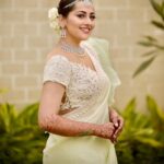 Anagha Bhosale Instagram - Elegance never goes out of style 🦚❤️ #anaghabhosale . . . Outfit: @krupa_jain Makeup: @bijal_chauhan_ Hair: @ruchishah_mua Jewellery: @riddhi_bandra Styled by: @jivikasetpal