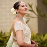 Anagha Bhosale Instagram - Elegance never goes out of style 🦚❤️ #anaghabhosale . . . Outfit: @krupa_jain Makeup: @bijal_chauhan_ Hair: @ruchishah_mua Jewellery: @riddhi_bandra Styled by: @jivikasetpal