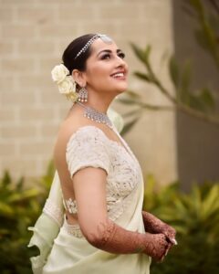 Anagha Bhosale Instagram - Elegance never goes out of style 🦚❤️
#anaghabhosale 
.
.
.
Outfit: @krupa_jain 
Makeup: @bijal_chauhan_ 
Hair: @ruchishah_mua 
Jewellery: @riddhi_bandra 
Styled by: @jivikasetpal